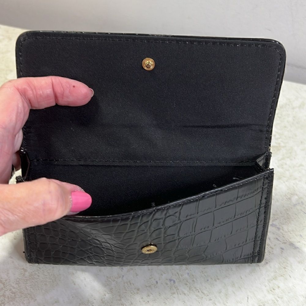 Liz Claiborne Black Snakeskin Embossed Wallet - Picture 3 of 4